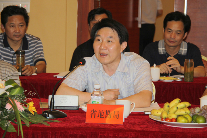 午夜妇女AAAA区片