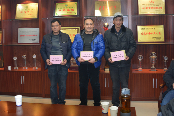 午夜妇女AAAA区片