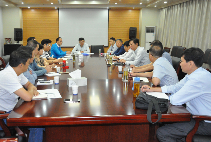 午夜妇女AAAA区片