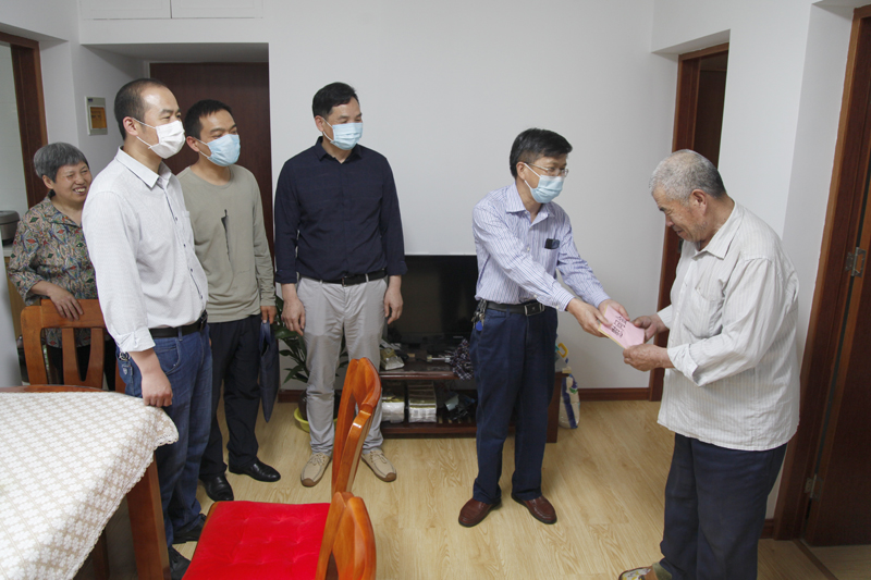 午夜妇女AAAA区片